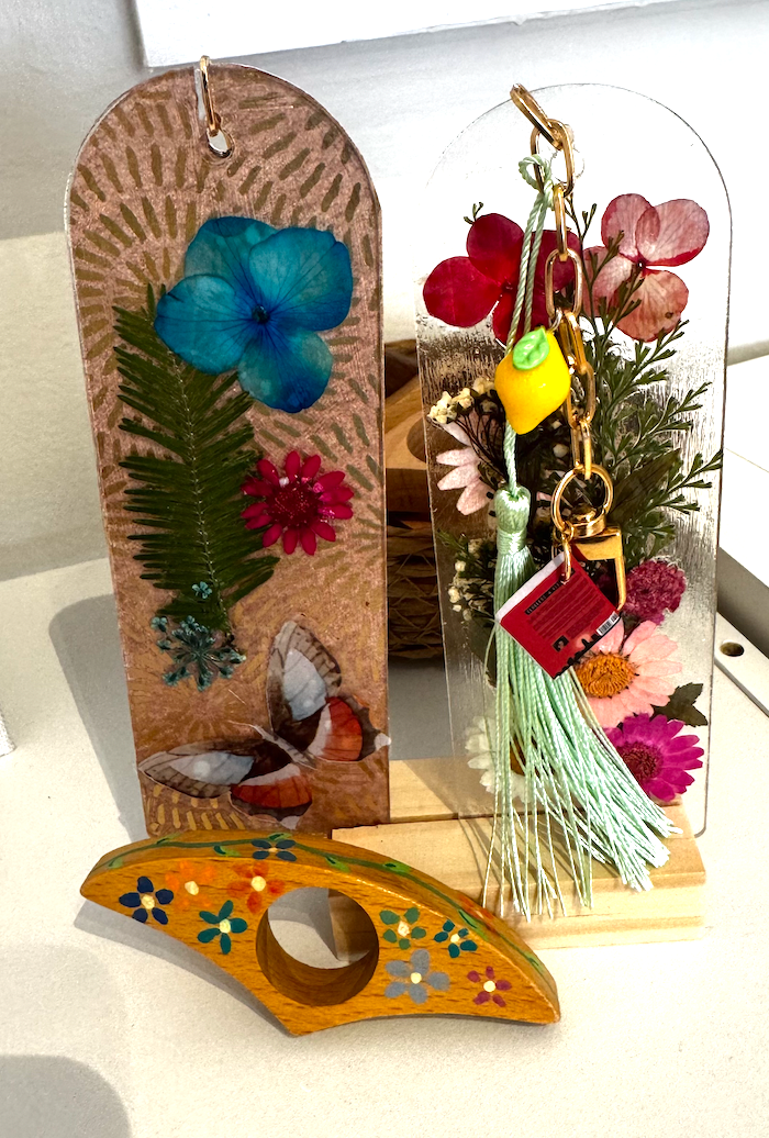Bookmarks(2) & Page Holder - IN STUDIO